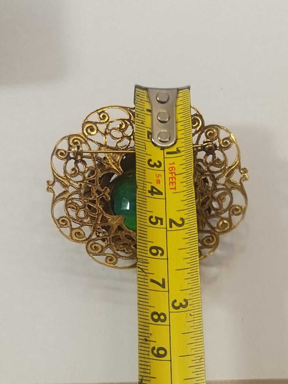Vintage Brooch Pin Gold tone Large Green Stone Retro Jewelry Victorian Style - Picture 10 of 10